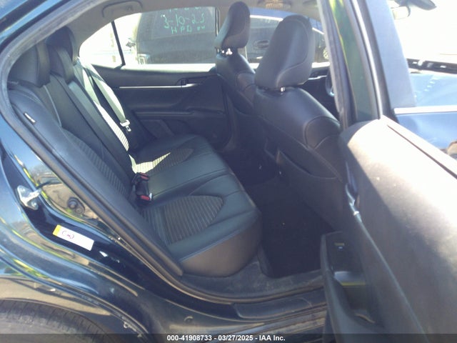 4T1B11HK5KU740975 Toyota CAMRY SE