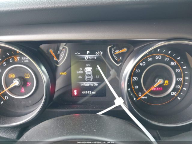 1C4HJXDG0NW133801 Jeep Wrangler Unlimited Sport S 4x4