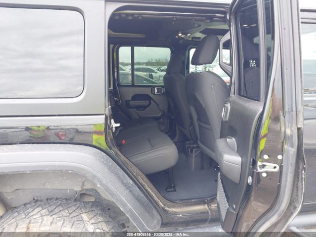 1C4HJXDG0NW133801 Jeep Wrangler Unlimited Sport S 4x4