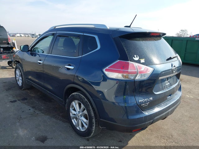 KNMAT2MV3FP552329 Nissan ROGUE SV