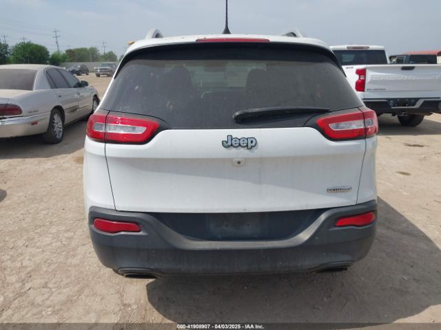1C4PJLLX2JD557198 Jeep Cherokee Latitude Plus Fwd