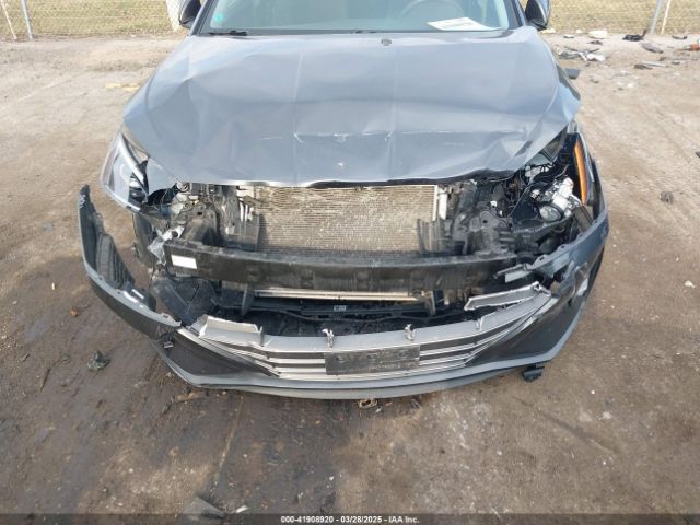5NPD84LF5LH555860 Hyundai ELANTRA SEL