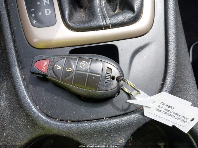 1C4PJMAB1GW218412 Jeep Cherokee Sport
