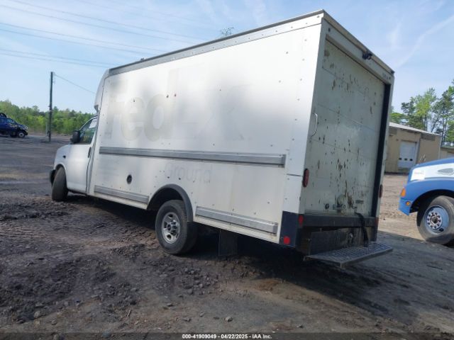 2019 GMC SAVANA CUTAWAY 1GD07SFP1K1295775 Photo 2