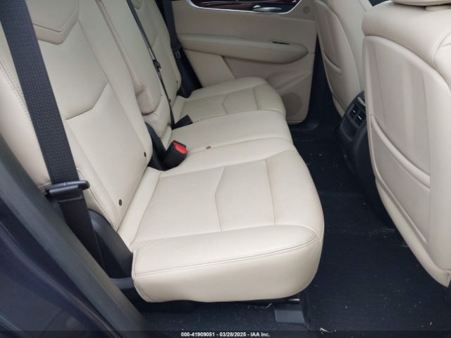 1GYKNFRS2JZ127261 Cadillac Xt5 Premium Luxury
