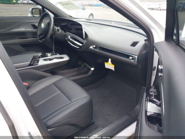 2024 CADILLAC LYRIQ 1GYKPMRL5RZ103426 Photo 4