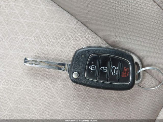 KM8J33A42JU759494 Hyundai TUCSON SEL