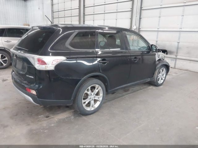 JA4AD3A35FZ008919 Mitsubishi Outlander Se