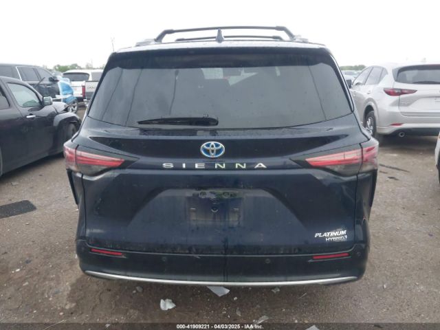 5TDERKEC3RS205588 Toyota Sienna Platinum