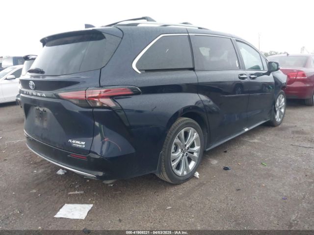 5TDERKEC3RS205588 Toyota Sienna Platinum