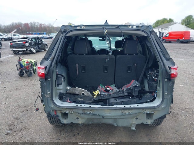 1GNEVGKW7JJ156198 Chevrolet Traverse 1lt