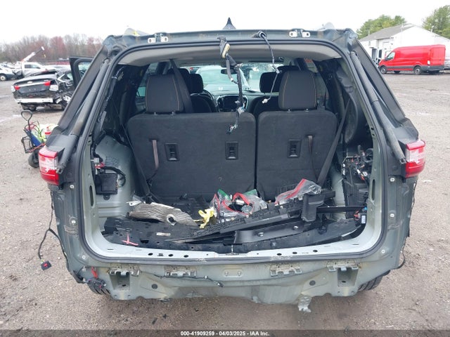 1GNEVGKW7JJ156198 Chevrolet Traverse 1lt