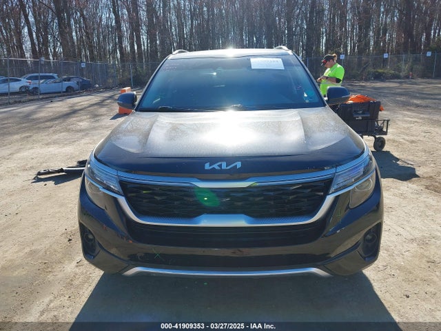 KNDERCAA6N7301875 KIA SELTOS EX