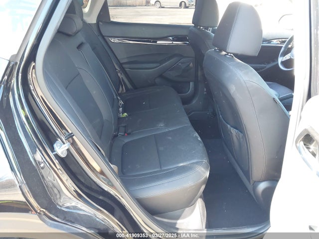 KNDERCAA6N7301875 KIA SELTOS EX