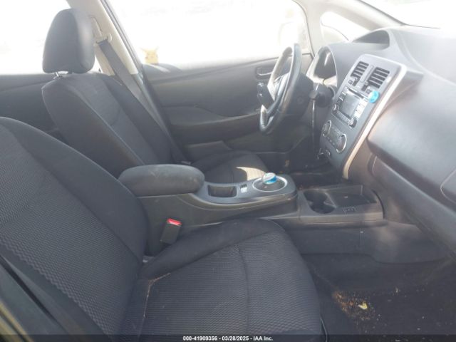 1N4AZ0CP8EC331536 Nissan LEAF S
