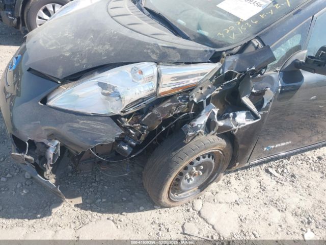 1N4AZ0CP8EC331536 Nissan LEAF S