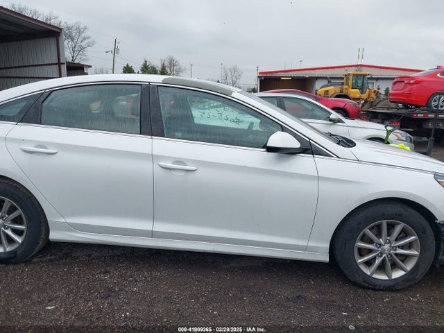 5NPE24AF6JH632788 Hyundai SONATA SE