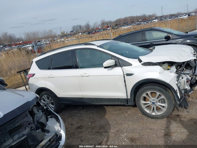 1FMCU9GD4HUA60264 Ford ESCAPE SE