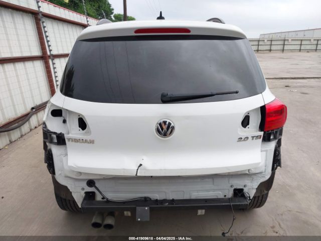 WVGAV7AX5FW585248 Volkswagen TIGUAN SE