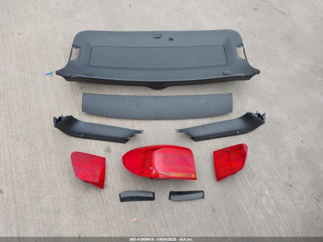 WVGAV7AX5FW585248 Volkswagen TIGUAN SE