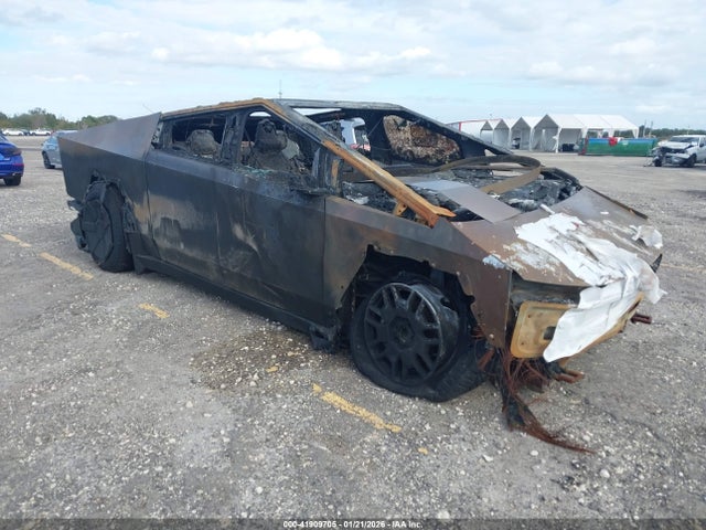 2024 TESLA CYBERTRUCK 7G2CEHEE9RA021133 Photo 0