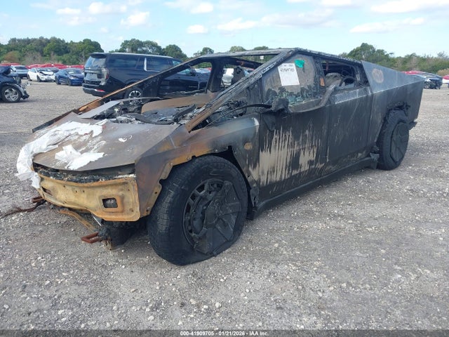 2024 TESLA CYBERTRUCK 7G2CEHEE9RA021133 Photo 1