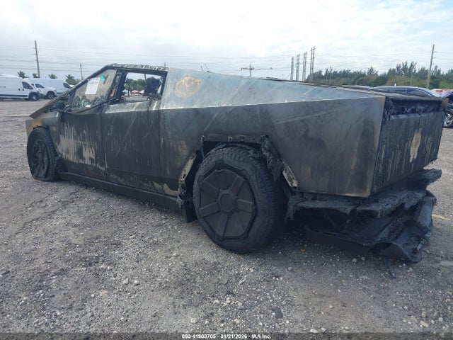 2024 TESLA CYBERTRUCK 7G2CEHEE9RA021133 Photo 2