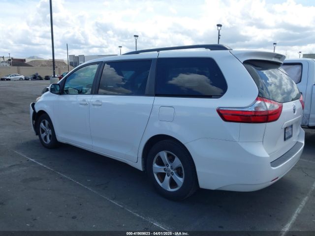 5TDKZ3DC3HS852937 Toyota Sienna Le 8 Passenger