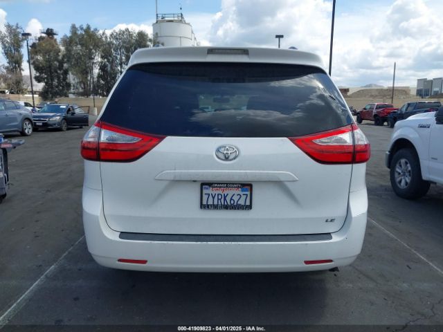 5TDKZ3DC3HS852937 Toyota Sienna Le 8 Passenger