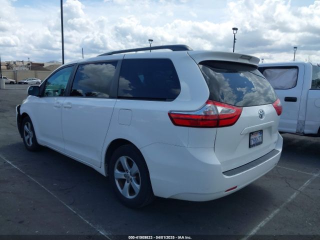 5TDKZ3DC3HS852937 Toyota Sienna Le 8 Passenger