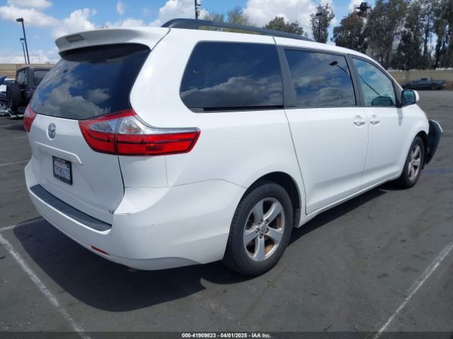 5TDKZ3DC3HS852937 Toyota Sienna Le 8 Passenger