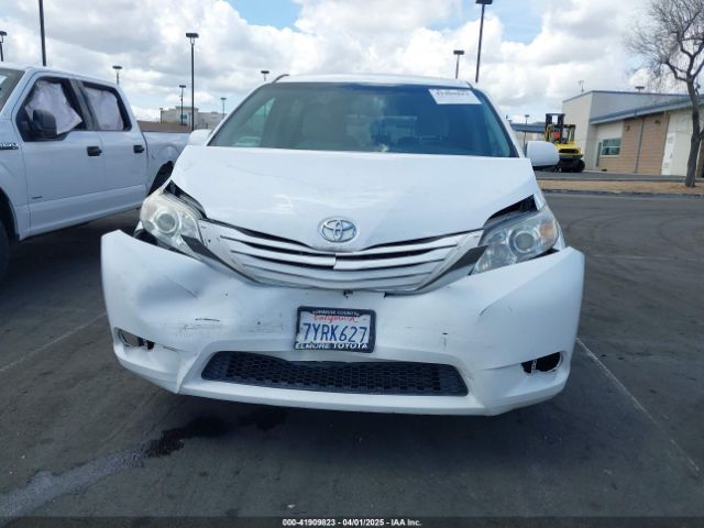 5TDKZ3DC3HS852937 Toyota Sienna Le 8 Passenger