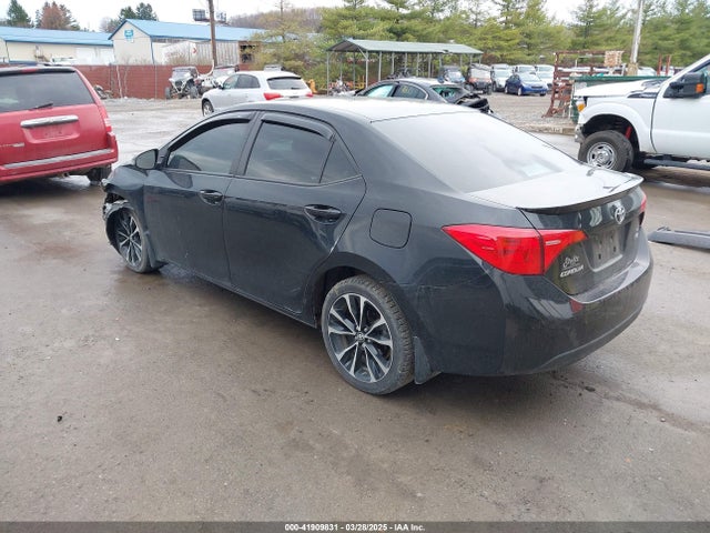 2T1BURHE8JC053991 Toyota COROLLA SE