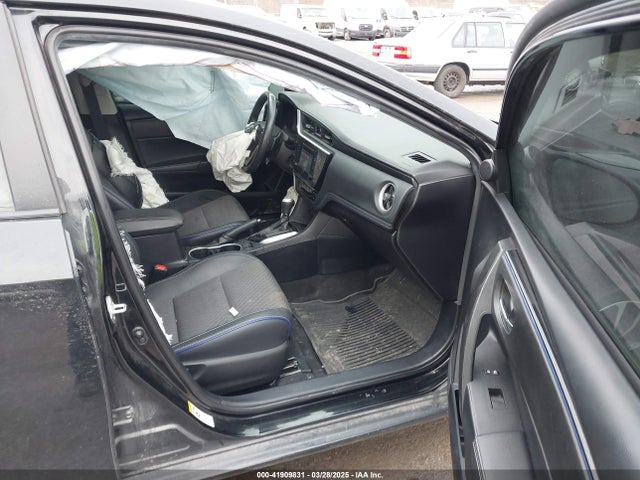2T1BURHE8JC053991 Toyota COROLLA SE