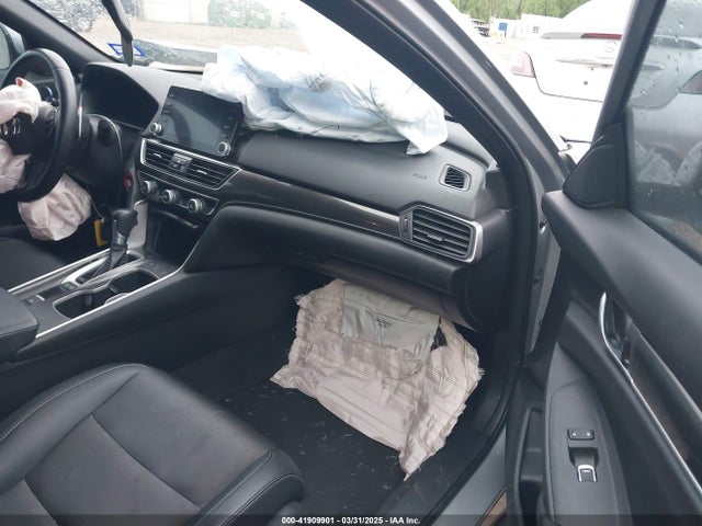 1HGCV1F38JA137044 Honda Accord Sport
