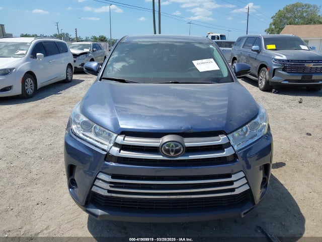 5TDZARFH9KS060235 Toyota Highlander Le
