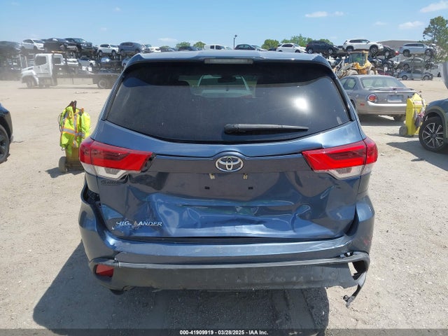 5TDZARFH9KS060235 Toyota Highlander Le