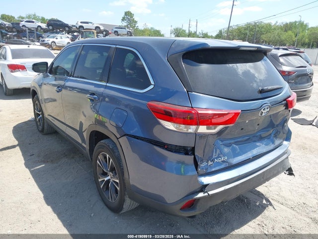 5TDZARFH9KS060235 Toyota Highlander Le