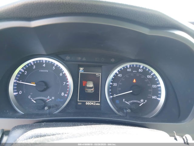 5TDZARFH9KS060235 Toyota Highlander Le