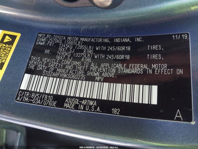 5TDZARFH9KS060235 Toyota Highlander Le