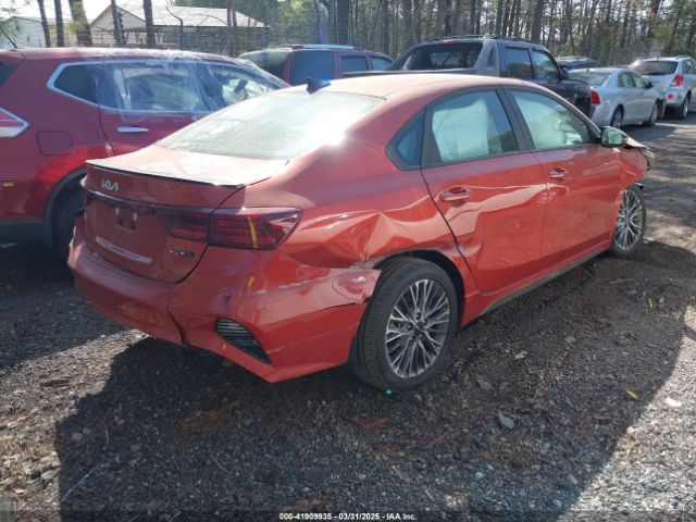 3KPF54AD5NE498005 KIA Forte Gt-line