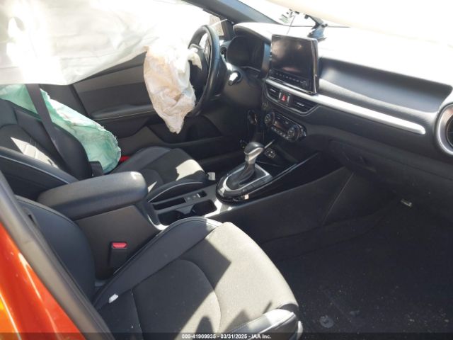 3KPF54AD5NE498005 KIA Forte Gt-line