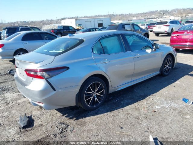 4T1G11AK8NU650918 Toyota CAMRY SE