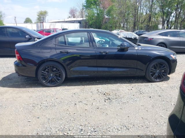 7JRH60FD6NG192469 Volvo S60 Recharge Plug-in Hybrid T8 Black Edition R-design Extended Range
