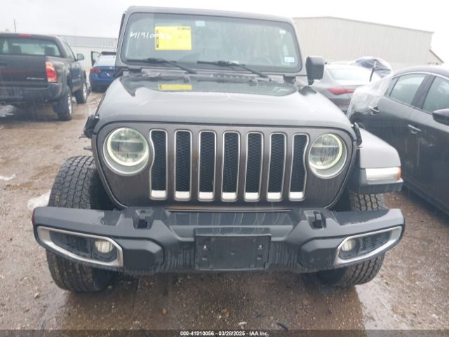 1C4HJXEG9JW298495 Jeep Wrangler Unlimited Sahara 4x4