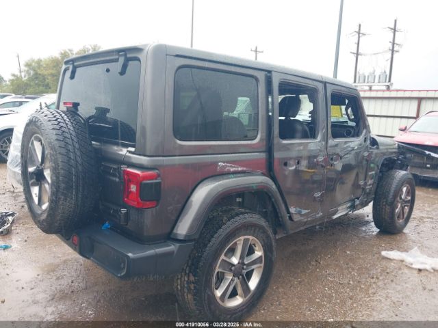 1C4HJXEG9JW298495 Jeep Wrangler Unlimited Sahara 4x4