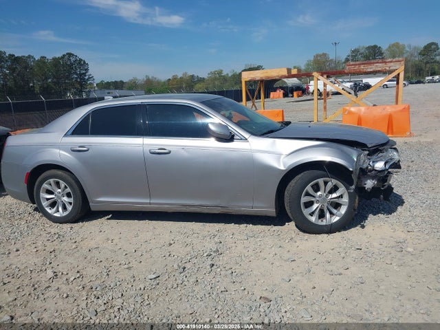 Chrysler 300 Limited 2015 2C3CCAAG2FH786866 Image 14