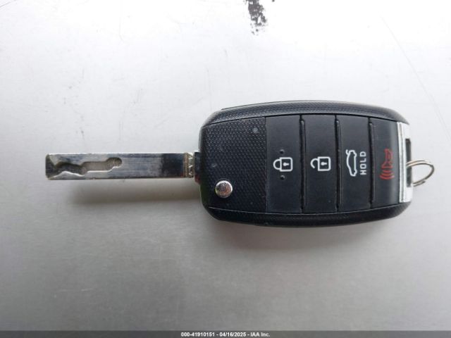 5XXGT4L35LG395766 KIA Optima Lx