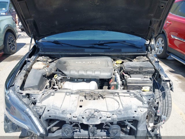 Chrysler 200 Limited 2015 1C3CCCAB6FN598486 Image 10