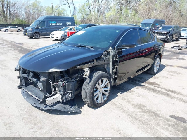 Chrysler 200 Limited 2015 1C3CCCAB6FN598486 Image 2